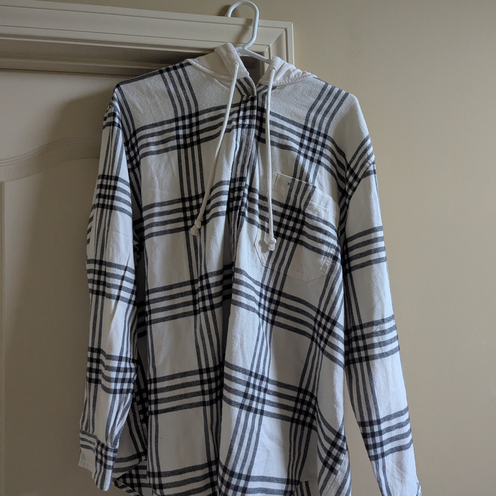 American Eagle Outfitters Black and White Hoodie